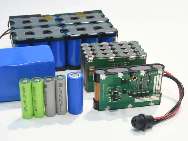Custom-engineered Lizo Power e-bike battery module showing cell layout and BMS wiring