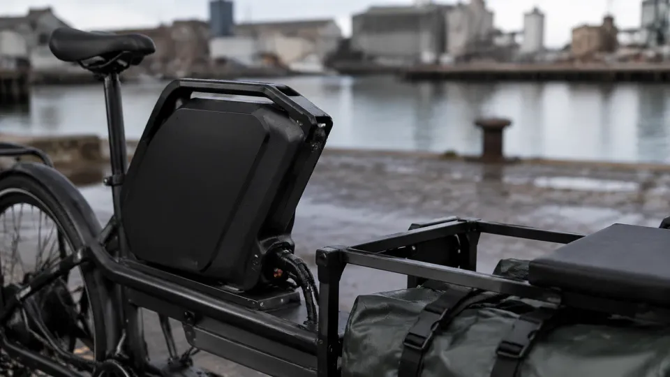 Utility cargo e-bike battery pack ready for loaded urban hauling