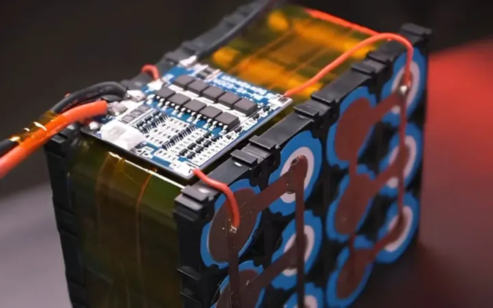 Nickel-strip welded 18650 cell matrix inside a Lizo Power e-bike battery pack showing internal construction